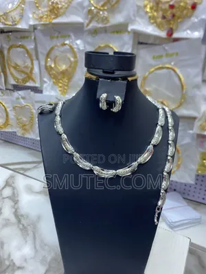 Fashion Jewelries