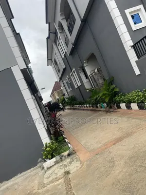 3bdrm Block of Flats in New Ifemi Rd, Alakia for sale