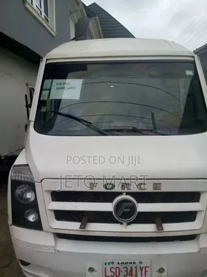 Bus 2023 White