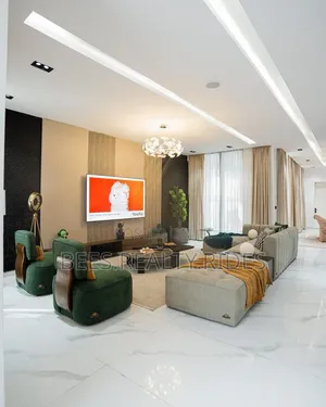5BRM Triplex, Private Cinema, 2 Living Closet RMs, Pool, Gym, Ps5
