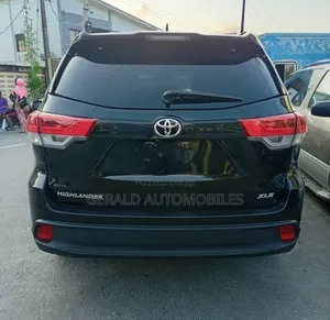 Toyota Highlander 2015 Black