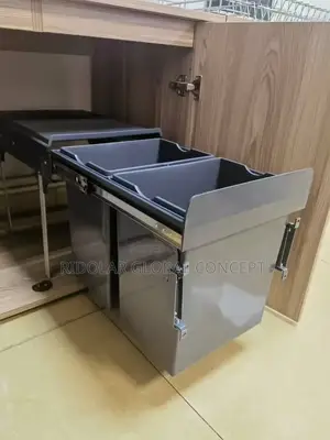 Built-in Pull Out Dustin Rack