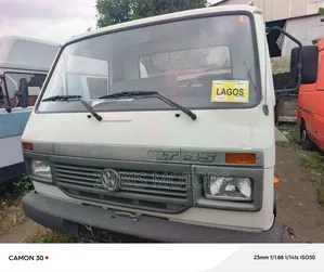 Volkswagen LT 2000 White