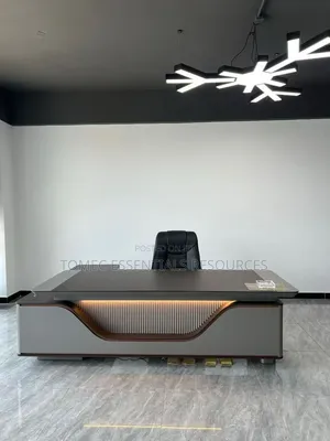 Executive Classic Office Table