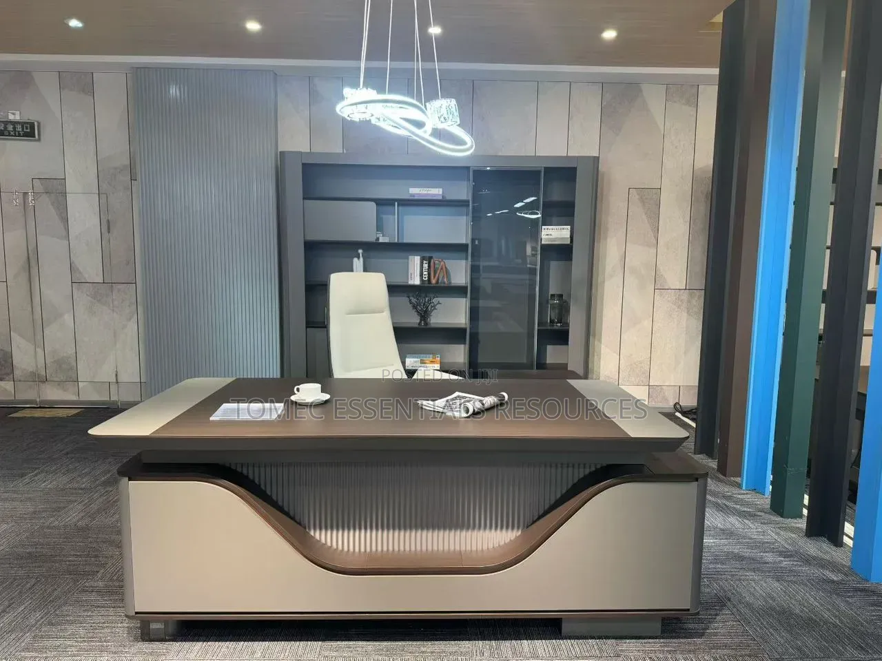 Executive Classic Office Table