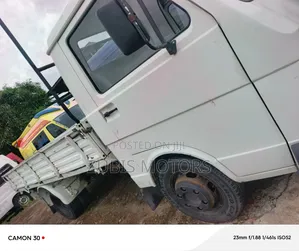 Volkswagen LT 2000 White