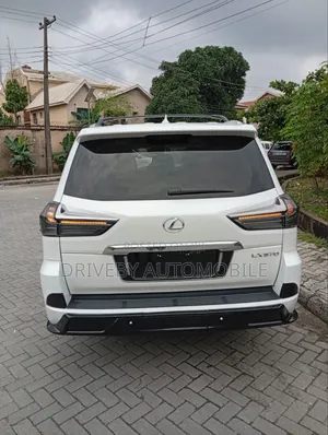 Lexus LX 2017 White