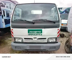 Nissan Cabstar 4 Tire Normal Hand Diesel 2004 White  