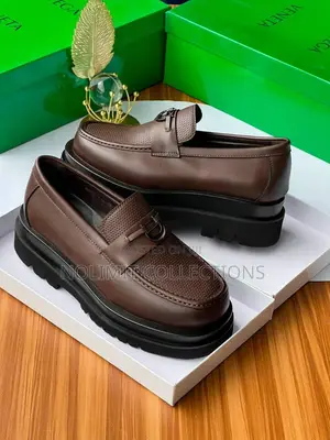Textured Leather Derby Shoe With Platform Soles