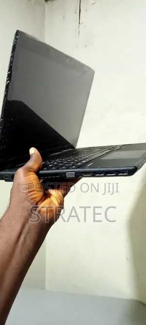 Laptop Fujitsu Amilo Pi3540 4GB Intel Core i3 HDD 320GB