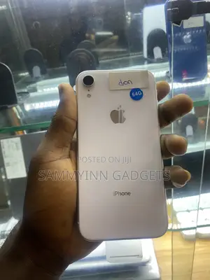 Apple iPhone XR 64 GB White