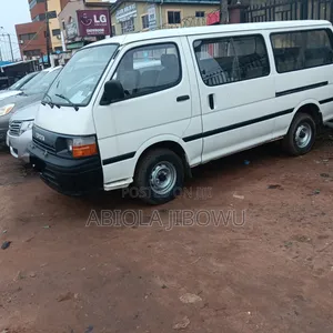 Toyota HiAce 1996 White