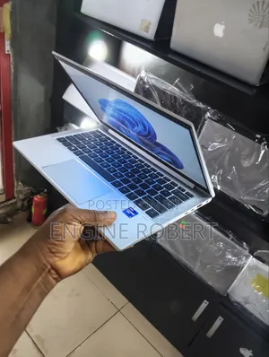 Laptop HP EliteBook 830 G8 16GB Intel Core i7 SSD 512GB
