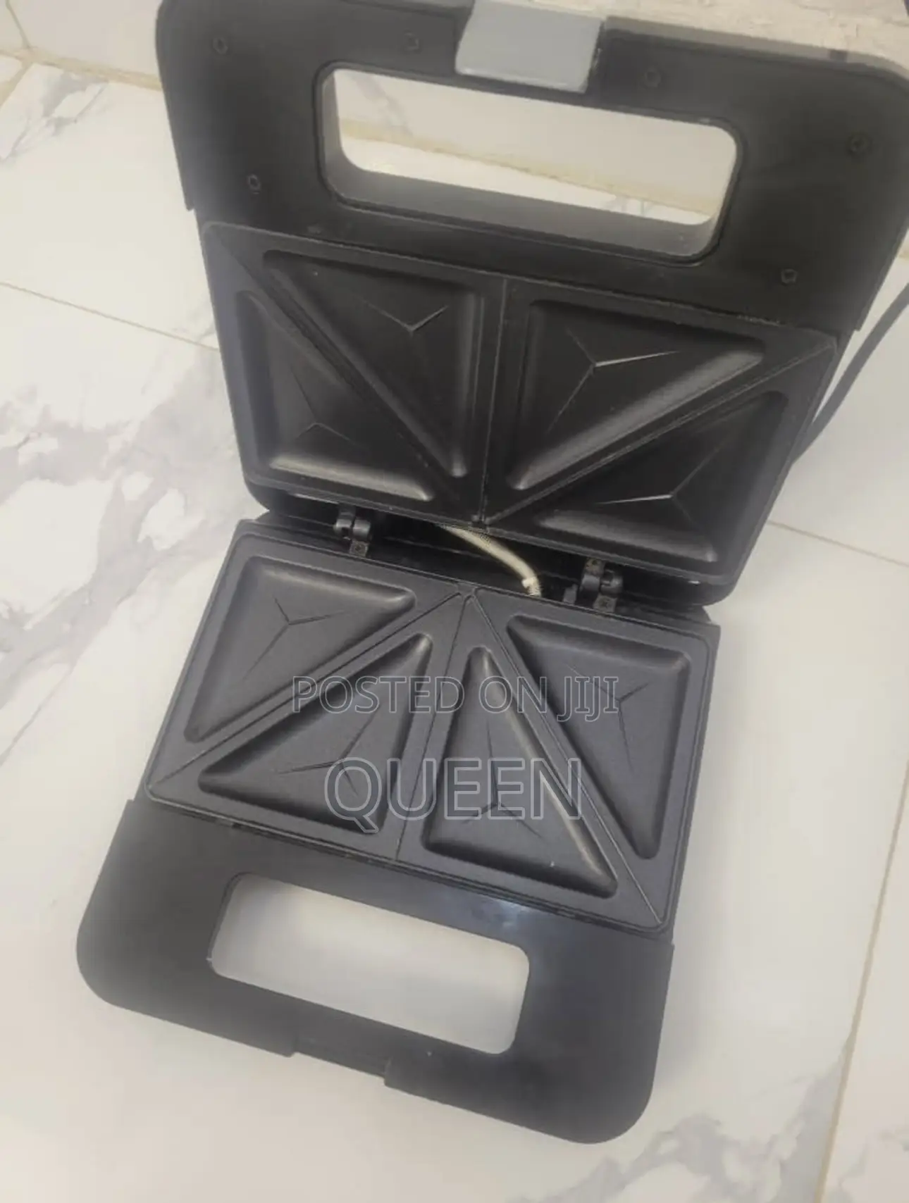 Crown Star Sandwich Maker – Neatly Used