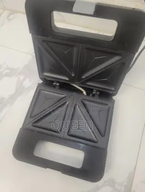 Crown Star Sandwich Maker – Neatly Used
