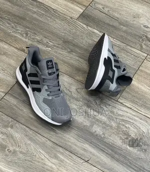 Adidas Sneakers