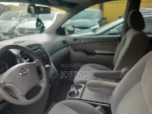Toyota Sienna 2005 Silver