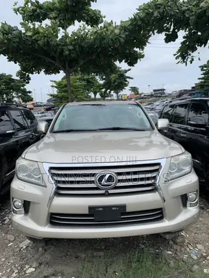 Lexus LX 570 AWD 2013 Gold