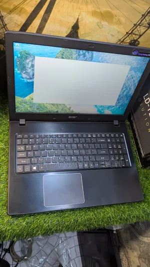 Laptop Acer Aspire E5-575 8GB Intel Core i3 HDD 500GB