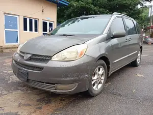 Toyota Sienna 2004 Gray