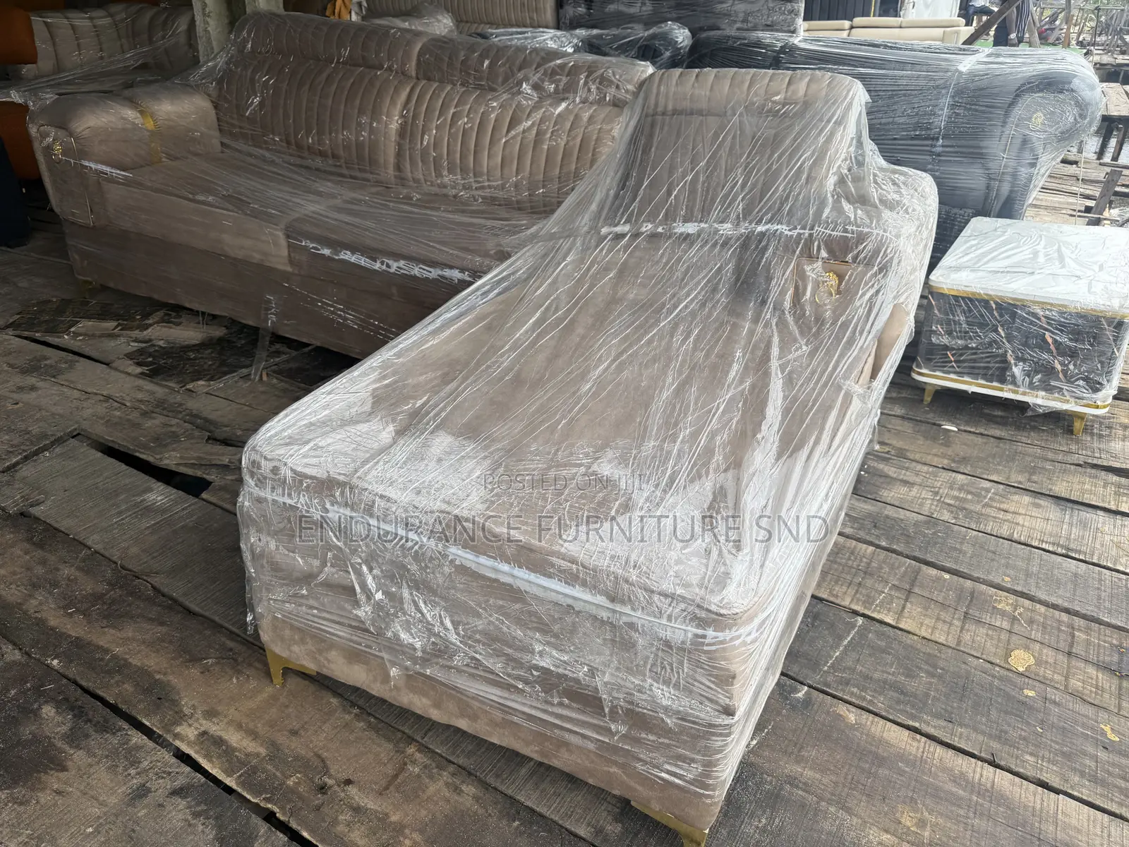 Hand Padding L Shape Chair