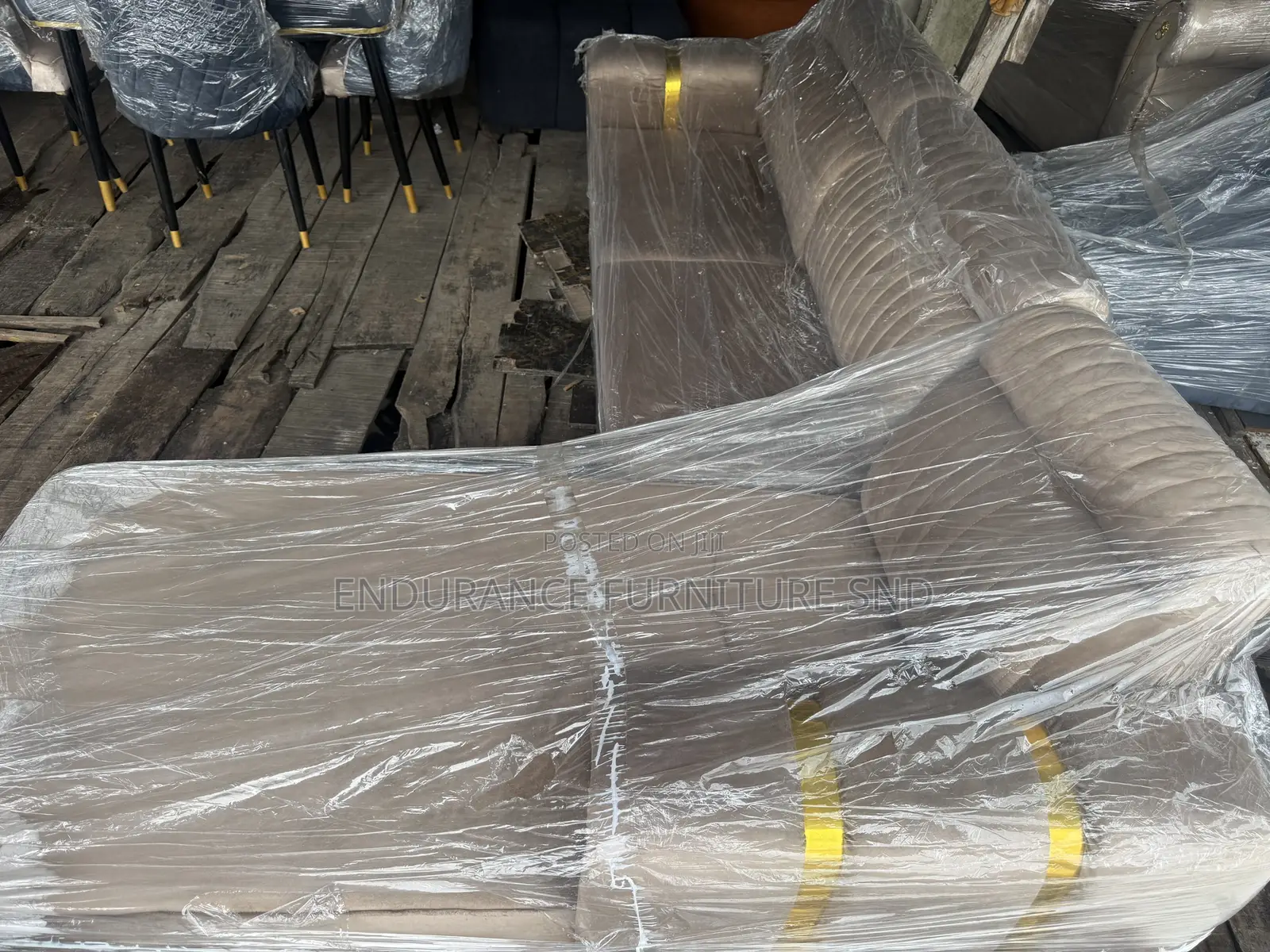 Hand Padding L Shape Chair