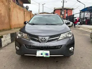 Toyota RAV4 XLE 4dr SUV (2.5L 4cyl 6A) 2014