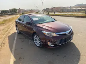 Toyota Avalon XLE Plus FWD Sedan (3.6L 6cyl 6A) 2016 Red