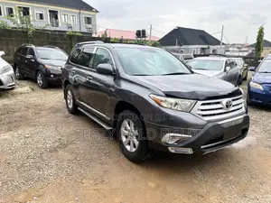 Toyota Highlander 3.5L 4WD 2013 Gray