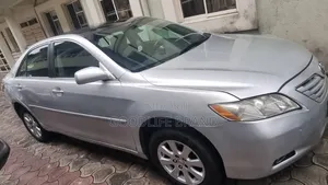 Toyota Camry SE V6 4dr Sedan (3.5L 6cyl 6AM) 2009 Gray