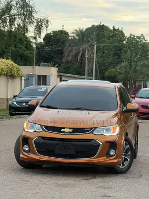 Chevrolet Sonic 2017 Orange