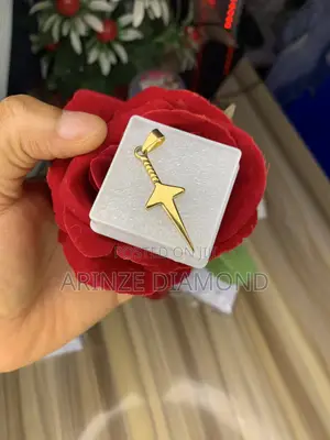 Non Tarnish Unique Pendant