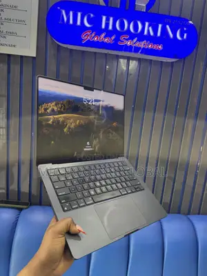 Laptop Apple MacBook Pro 2023 M3 Pro 18GB Apple M3 Pro SSD 512GB