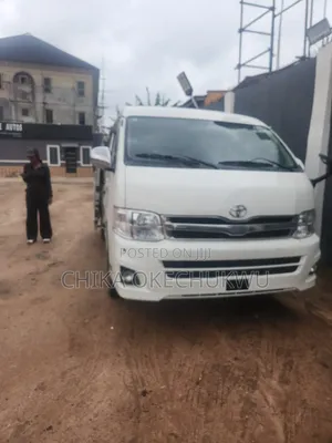 Toyota HiAce 2012 White