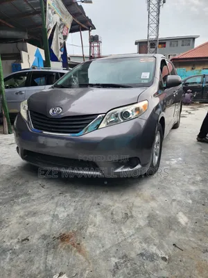 Toyota Sienna LE 8 Passenger 2010 Gray