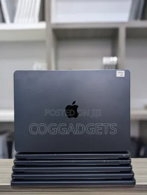 New Laptop Apple MacBook Air 2022 M2 8GB Apple M2 SSD 256GB