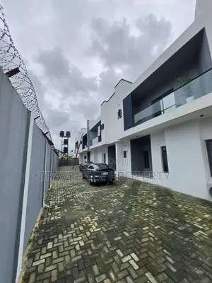 Furnished 3bdrm Duplex in Thomas Estate for sale