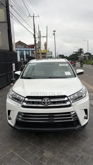 Toyota Highlander XLE 4dr SUV (3.5L 6cyl 6A) 2015 White