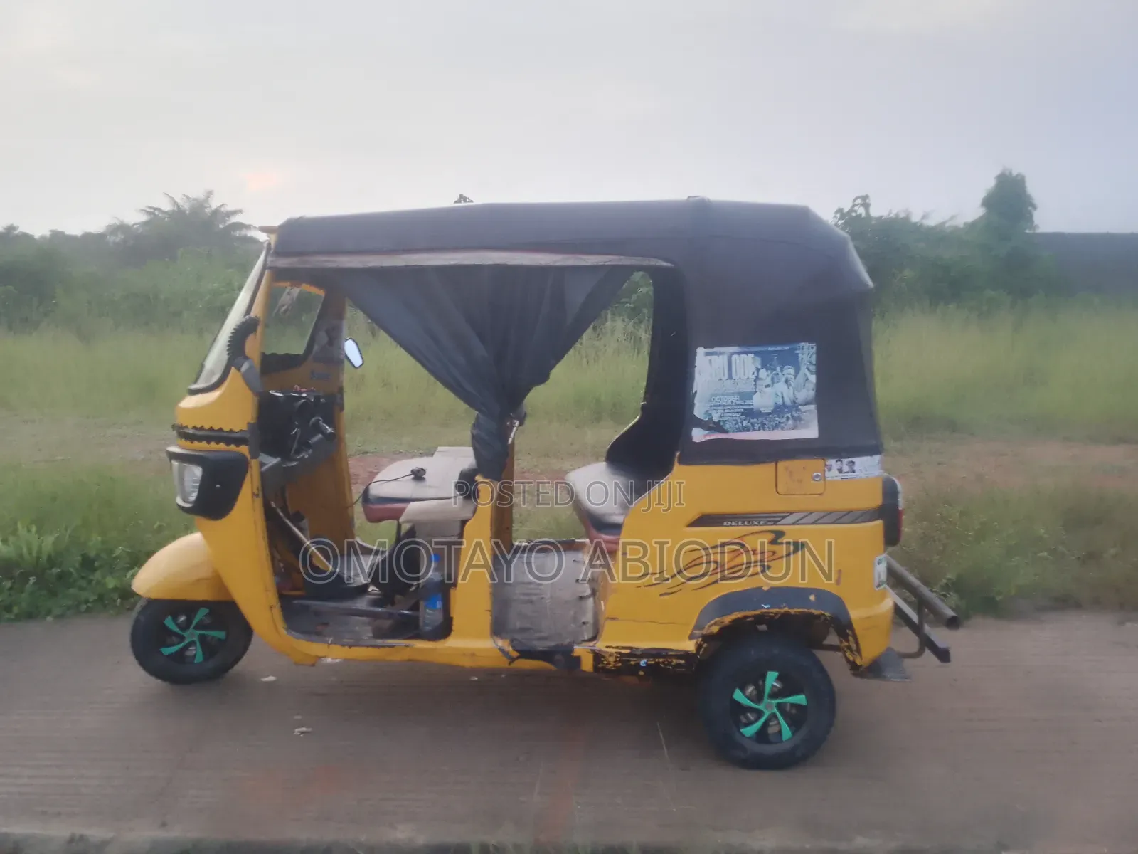 Bus 2024 Yellow