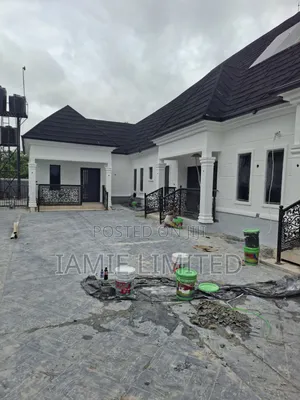 2bdrm Block of Flats in Jeddo, Warri for rent