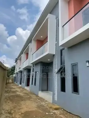 2bdrm Block of Flats in Shelter Afrique, Uyo for sale