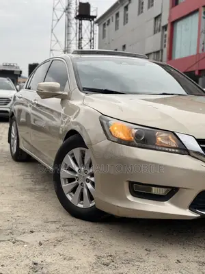 Honda Accord LX 4dr Sedan FWD (2.4L 4cyl 2A) 2013 Gold
