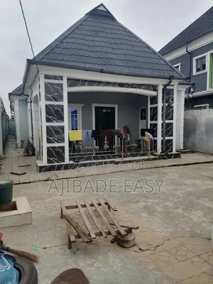 4bdrm Bungalow in Ayobo for sale