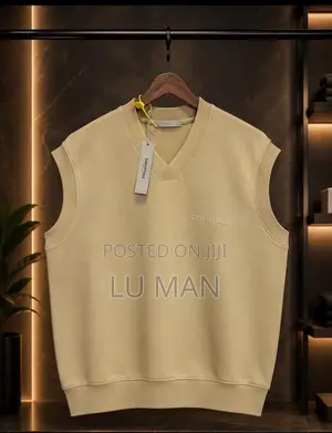 Fear of God ESSENTIALS v-Neck Vest