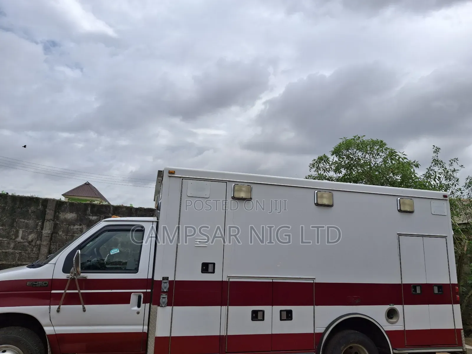 Ford E450 2000 White