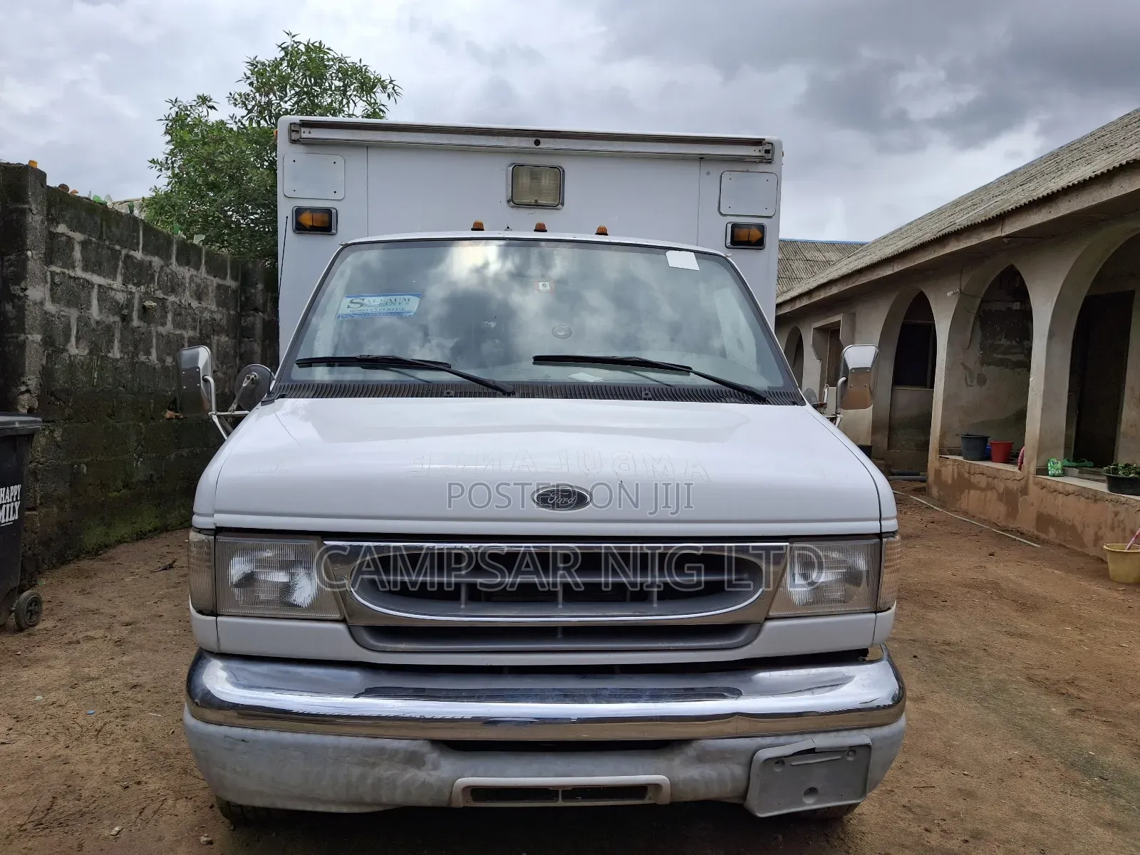 Ford E450 2000 White
