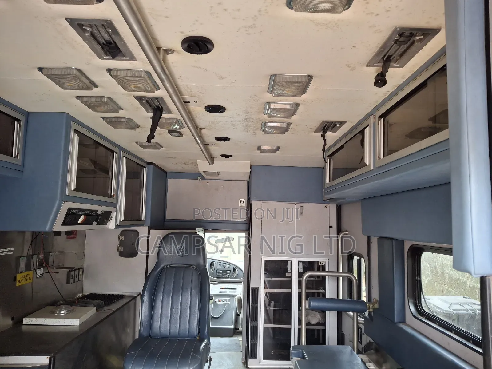 Ford E450 2000 White