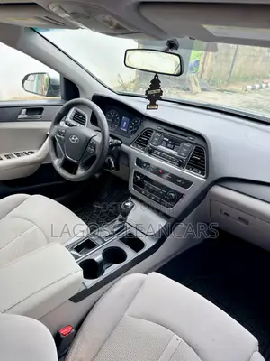 Hyundai Sonata Base Sedan FWD (2.4L 4cyl 6A) 2017 Silver
