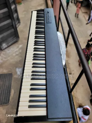 Roland Piano F-20