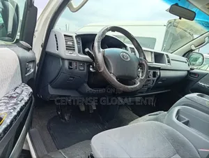 Toyota HiAce 2012 White